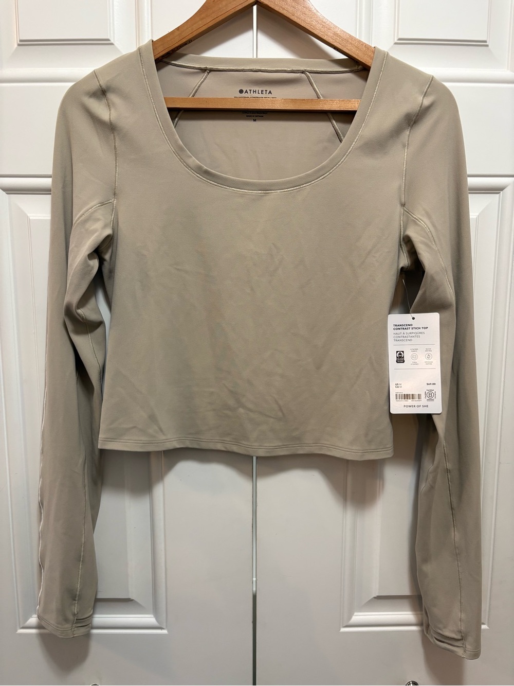 Athleta Power of She Transcend Contrast Stitch Long Sleeve Crop Top